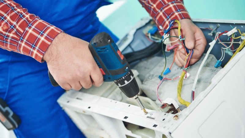 Manisa Midea Midea çamaşır makinesi kart tamiri – Su almama arızası orijinal parça ile giderildi. - Teknik servis örneği